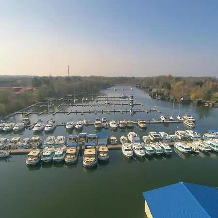 Апартаменты Awesome In With Sauna Рехлин